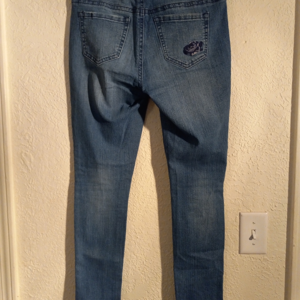 Embroidered Distressed Jeans - Picture 6 of 9